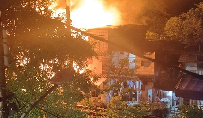 Ada 13 Rumah Gosong Terbakar di Petamburan, Kerugian Ratusan Juta Rupiah